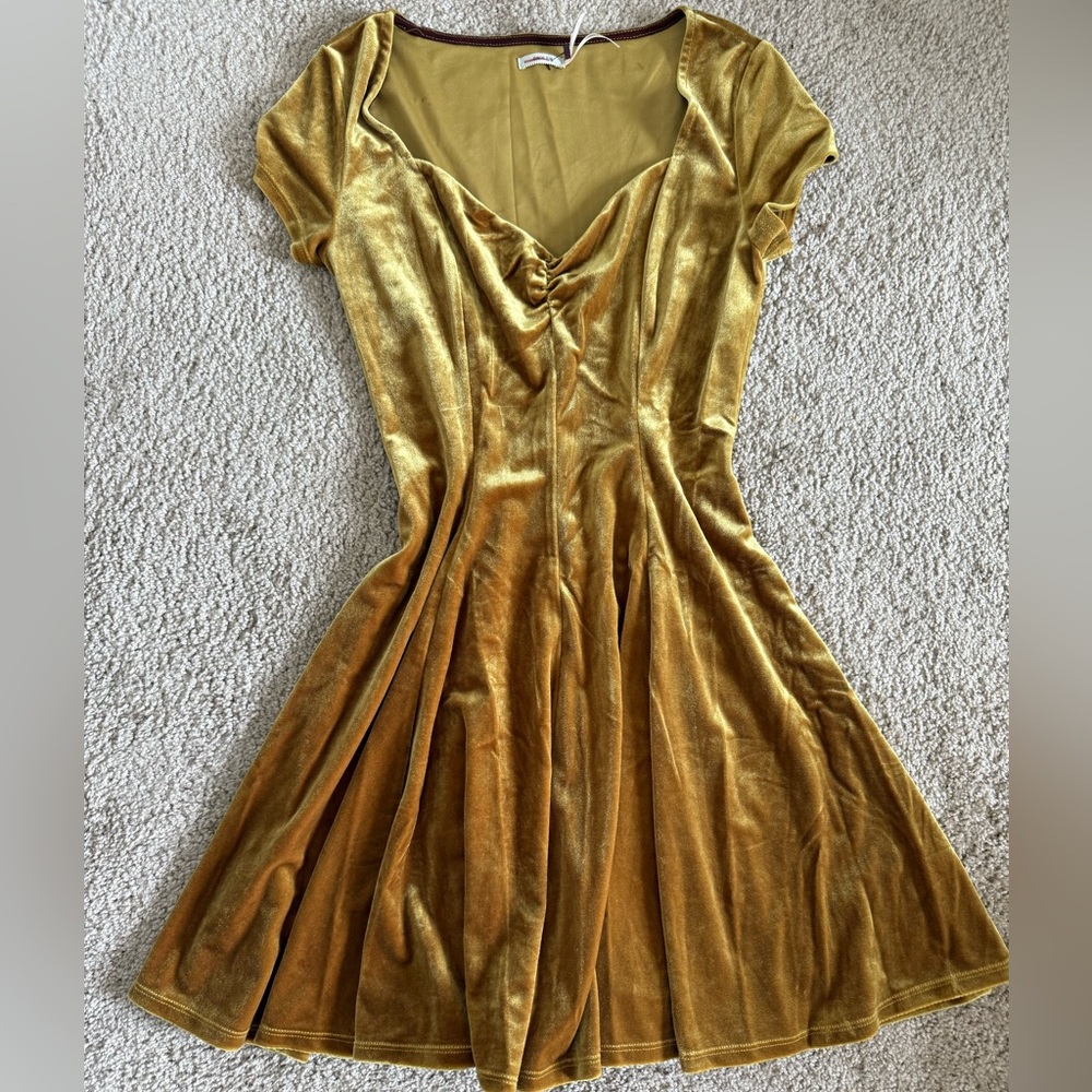 Elegant Gold Velvet Dress